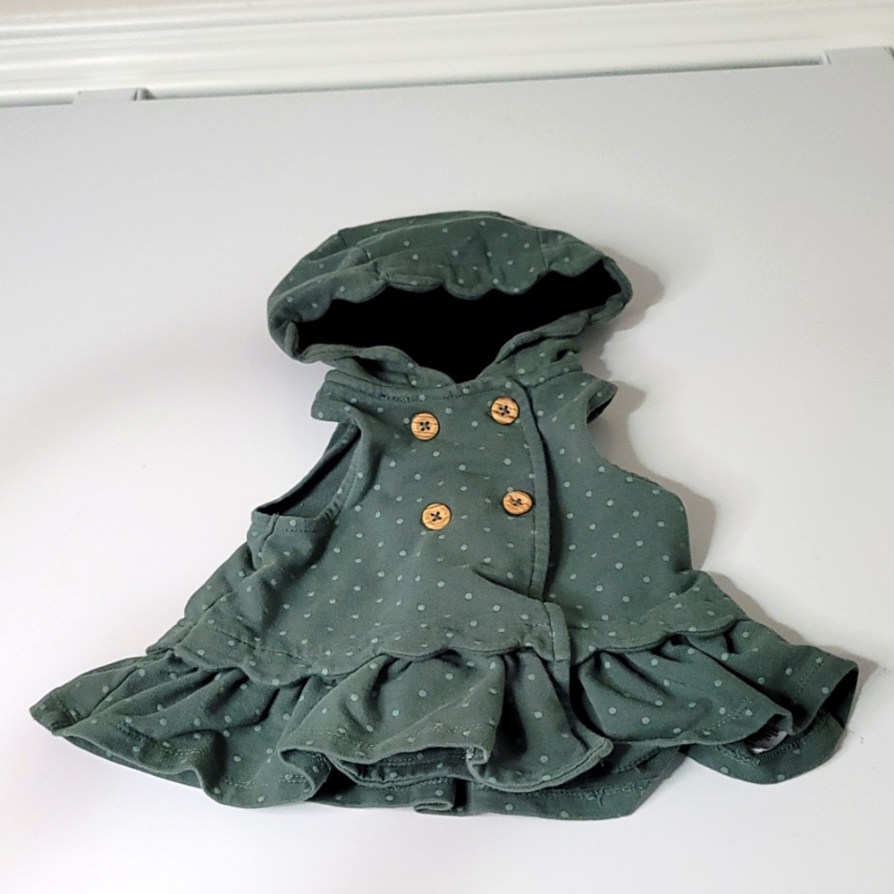 Tahari Baby Girl 6-9 Month sage green Polka-dot sleeveless hoodie.
